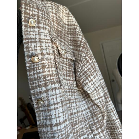 Forever 21 brown/cream plaid oversized shacket w/ pearl buttons, size Small - Picture 9 of 9